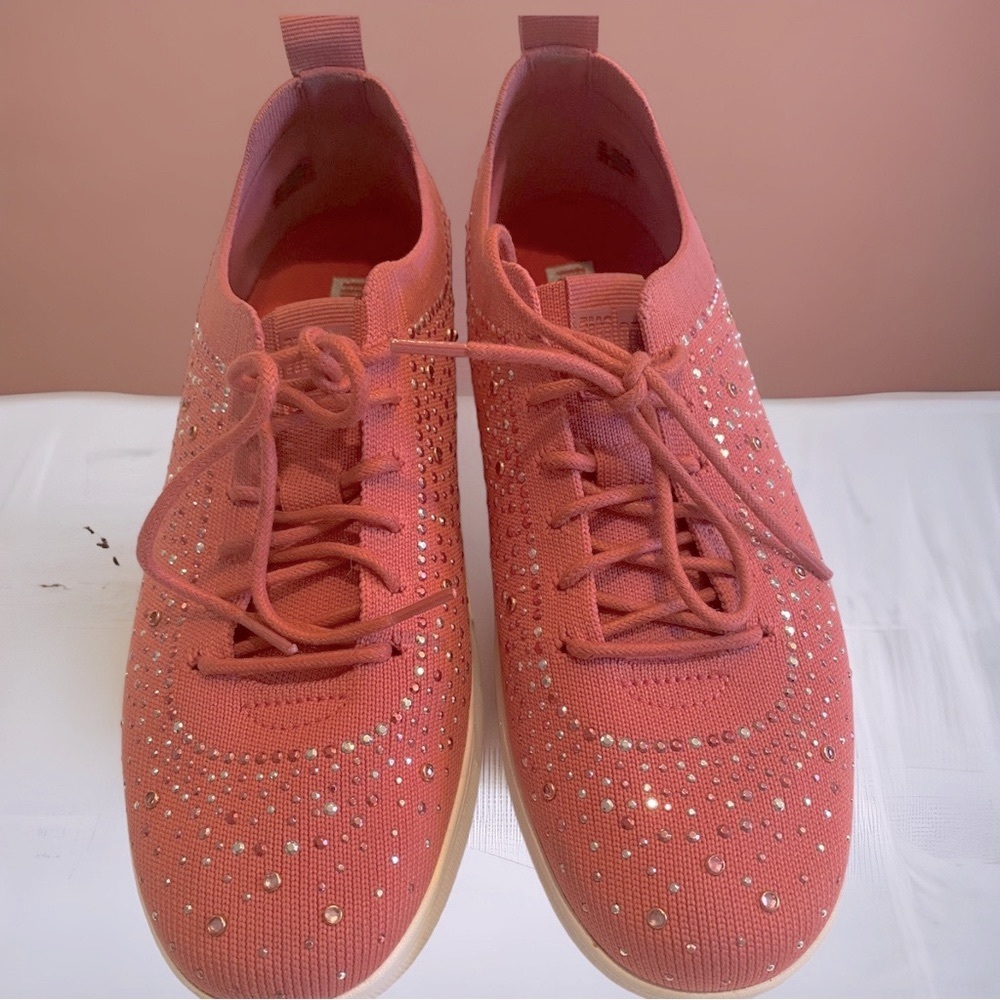 Womens size 8 fit flop sneakers pink studs like new